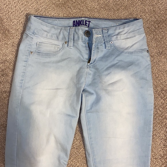 NWOT Light Wash Skinny Anklet Jeggings - Picture 3 of 6